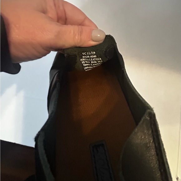 Olukai Black Leather Shoes Slip On Size 6.5 - Picture 5 of 5